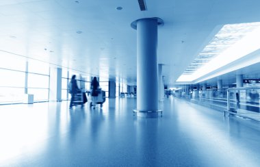 Yolcu Şangay Pudong Havaalanı 'nda.