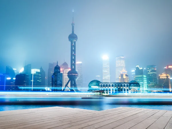 Belle skyline shanghai la nuit, Chine — Photo