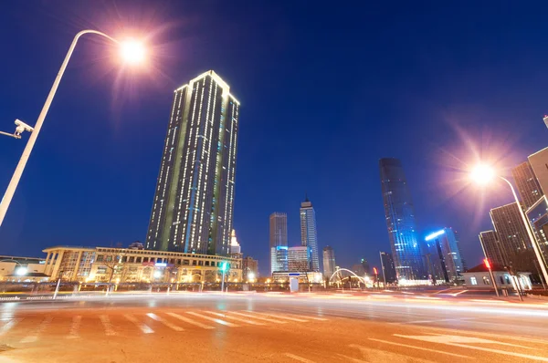 Ciudad moderna por la noche, tianjin — Foto de Stock