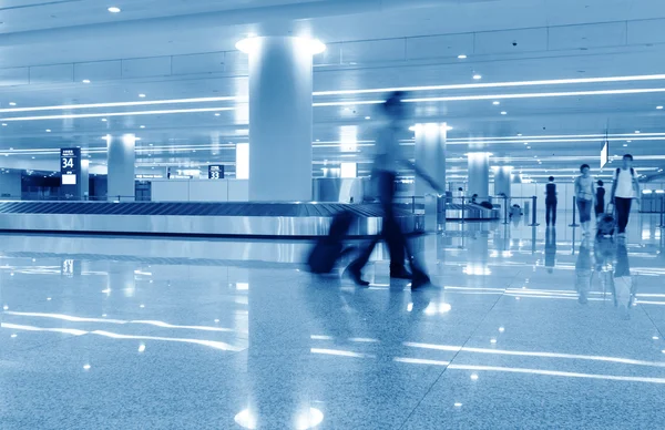 Passagerare på shanghai pudong flygplatsen — Stockfoto