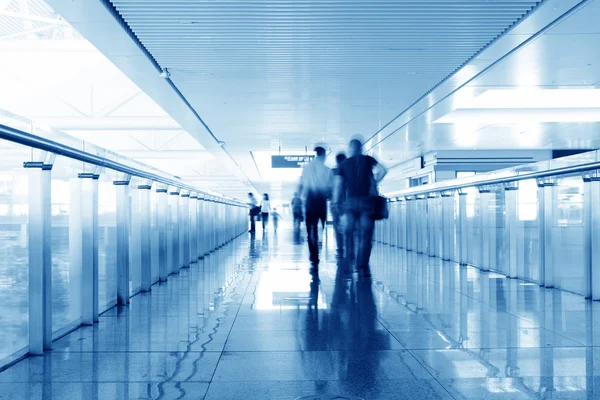 Passagier im Shanghai Pudong Flughafen — Stockfoto