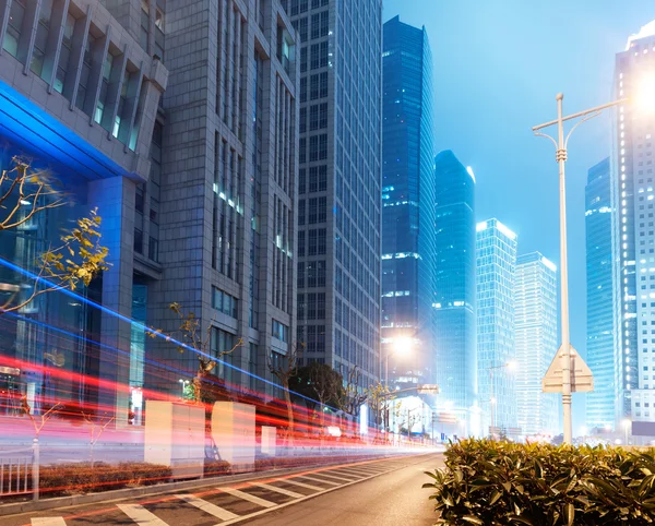 Shanghai Lujiazui Finanzas y Zona Comercial moderno fondo de noche de la ciudad —  Fotos de Stock