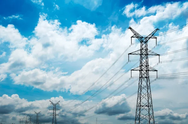 yüksek gerilim kule gökyüzü arka plan