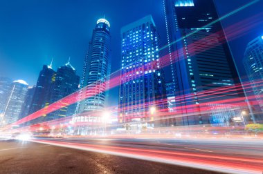 bulanıklık ışığı ile hareketli araba