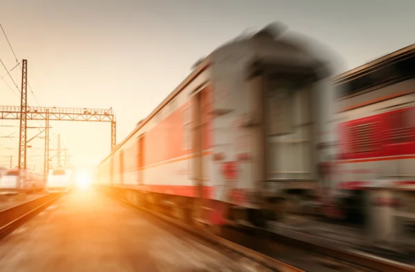 Két modern nagy sebességű vonat motion blur — Stock Fotó