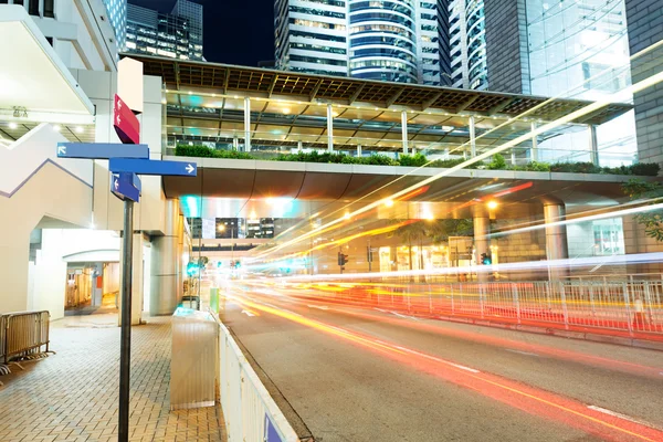 Hong Kong vista notturna con luce auto — Foto Stock