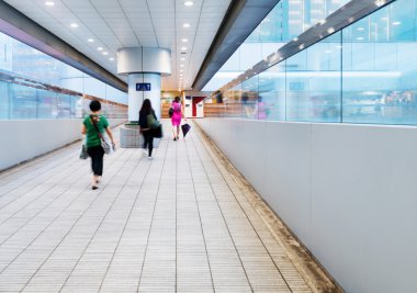 Şehir ritimleri--hızlı, hız. Acele saat yolda