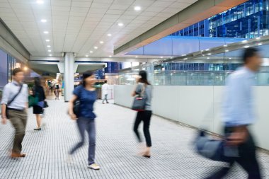 Şehir ritimleri--hızlı, hız. Acele saat yolda