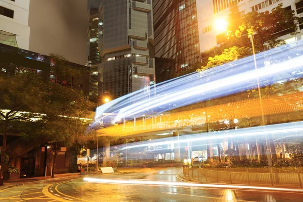 Trafic dans hong kong la nuit — Photo