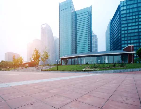 O edifício moderno em shanghai — Fotografia de Stock