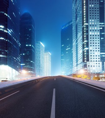 lujiazui Finans Merkezi gece görünümü