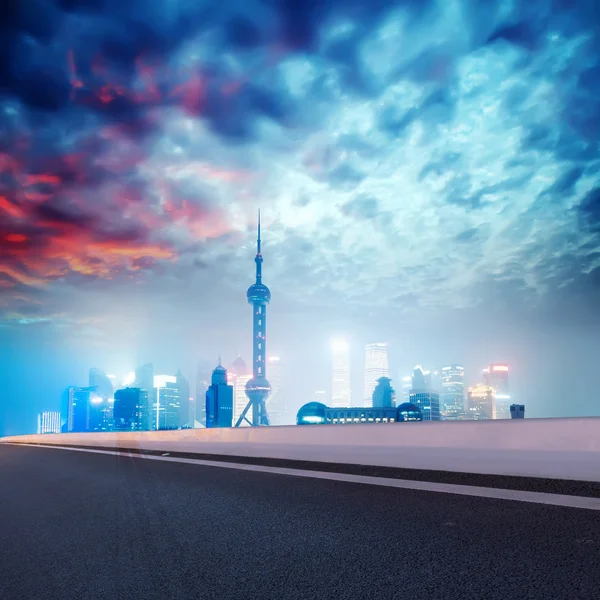 Belle skyline shanghai la nuit, Chine — Photo