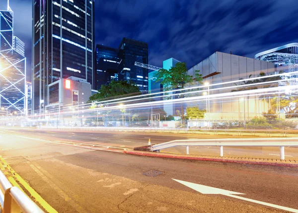 Hong Kong visão noturna com luz do carro — Fotografia de Stock
