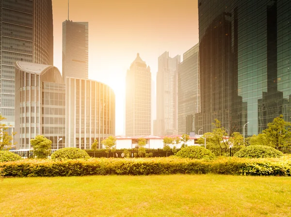 O edifício moderno em shanghai — Fotografia de Stock