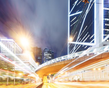 Araba ışık ile Hong kong gece görünümü