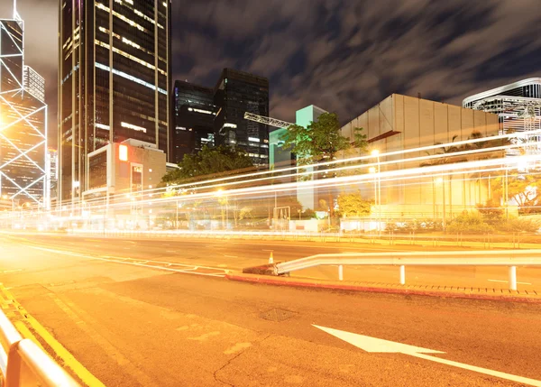 Verkehr in Hongkong in der Nacht — Stockfoto