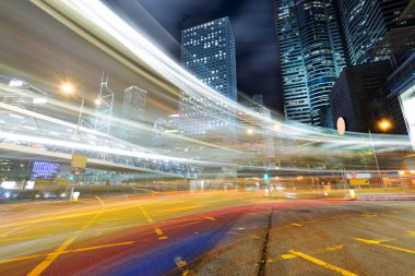 Araba ışık ile Hong kong gece görünümü