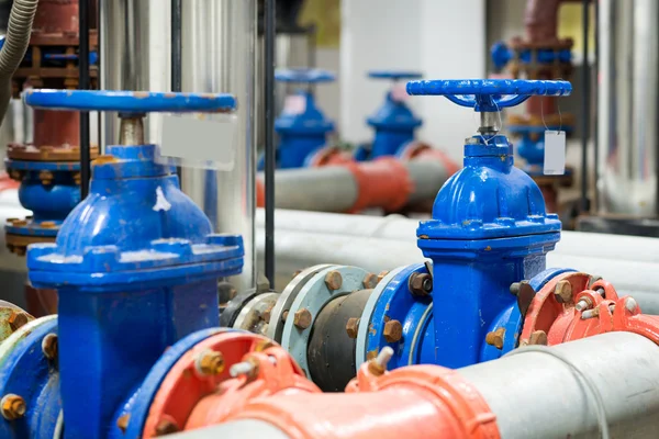 Bomba de presión para agua corriente en un edificio — Foto de Stock