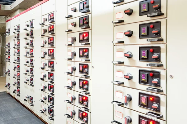 Electrical energy distribution substation in a power plant. — Stock Photo, Image