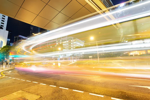 Trafik i Hong kong på natten — Stockfoto