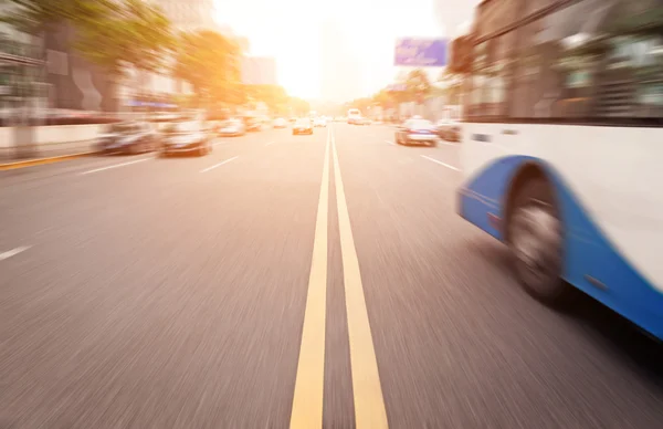 The sunset of the busy roads of major cities — Stock Photo, Image