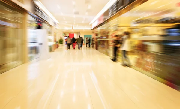 Interior de um shopping — Fotografia de Stock