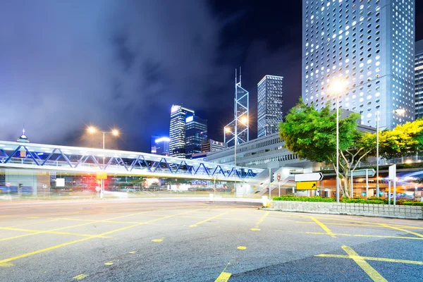 Hong kong nattvisning med bil ljus — Stockfoto