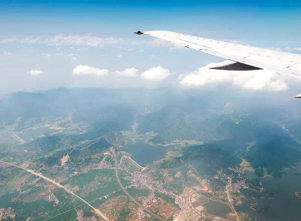 Aeronaves de asa em altitude durante o voo — Fotografia de Stock