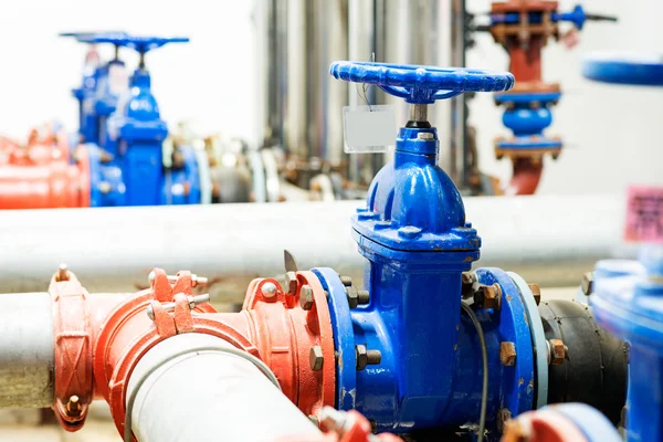 Bomba de presión para agua corriente en un edificio — Foto de Stock