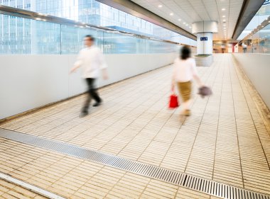 Şehir ritimleri--hızlı, hız. Acele saat yolda