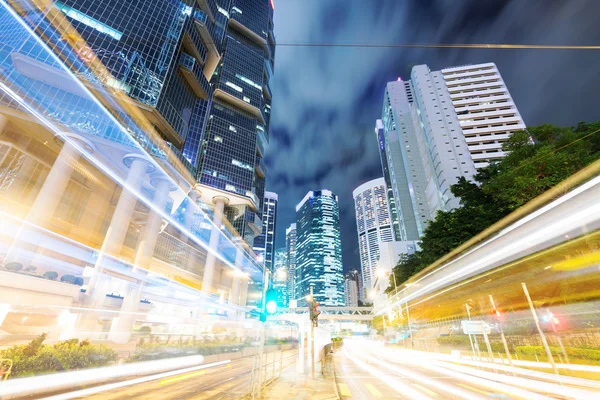 Trafic dans hong kong la nuit — Photo