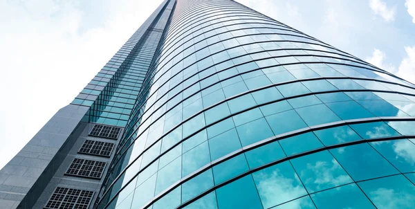 현대 비즈니스 하늘 반사와 건물 — 스톡 사진
