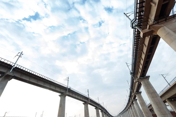 Hoge viaduct — Stockfoto