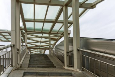 Modern Yaya Köprüsüne Merdivenler Uçuşu