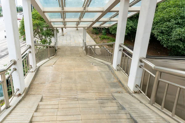 Close Detalhes Trilhos Escadas Edifício Moderno — Fotografia de Stock