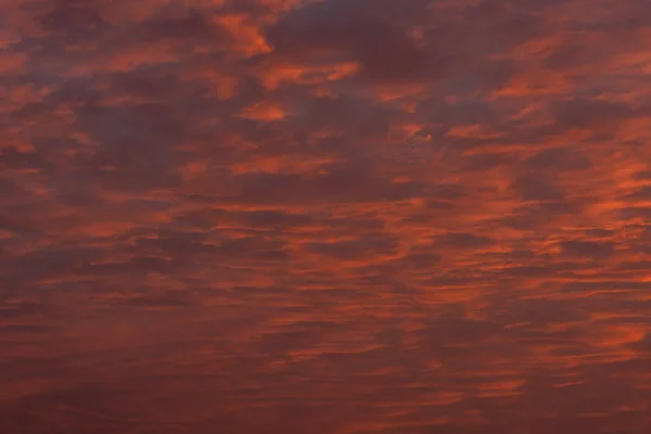 Nubes Coloridas Los Rayos Del Sol Poniente —  Fotos de Stock