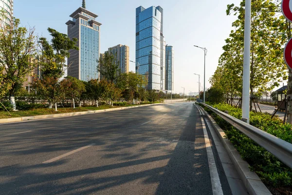 Strada Urbana Vuota Edifici Città — Foto Stock