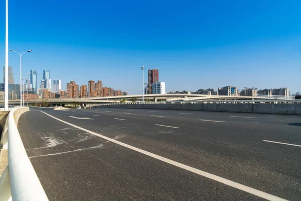 Highway Overpass Modern City Skyline Background — Stock Photo, Image