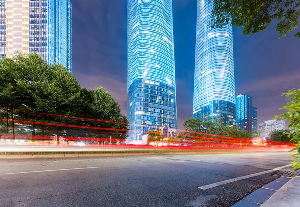 Los Senderos Luz Fondo Del Edificio Moderno China Shanghai — Foto de Stock