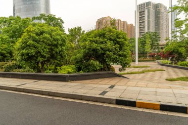 Bahar Parkı ve modern şehir