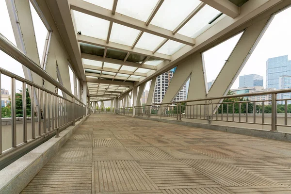 Dentro Moderno Puente Peatonal — Foto de Stock