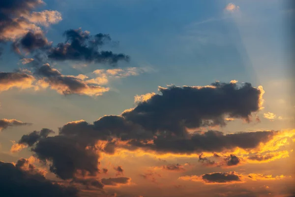 Feurig Orangefarbener Abendhimmel Schöner Himmel — Stockfoto