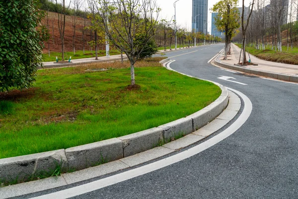 Carretera Urbana Vacía Edificios Ciudad —  Fotos de Stock