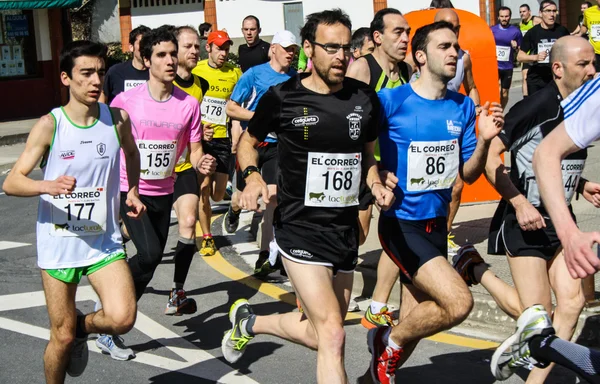 Několika runners Účast v závodě Murgia (alava, Španělsko) — Stock fotografie