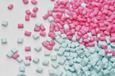 kunststoffgranulat blau-pembe