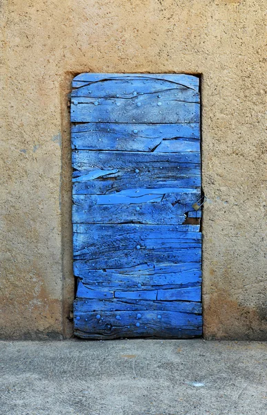 木製の青いドア — ストック写真