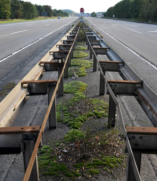 Mittelleitplanke μια autobahn — Φωτογραφία Αρχείου