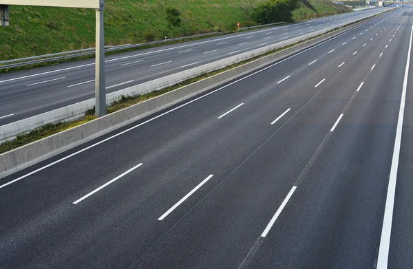 Leere Autobahn — Stockfoto