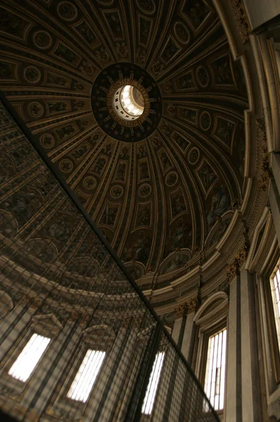 Saint Peter's Basilica — Stock Photo, Image