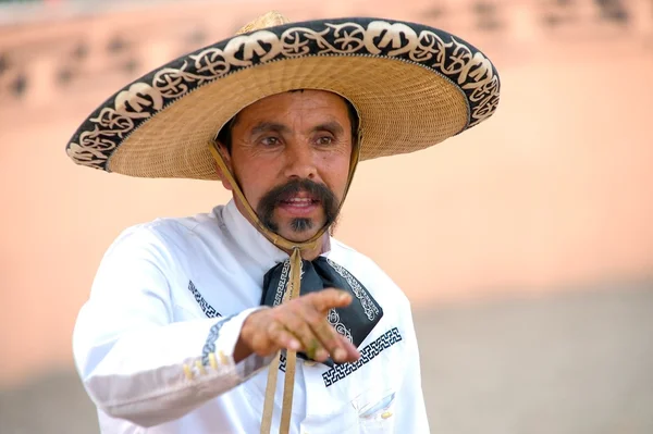 Cavaleiro de charros mexicano em um sombrero, TX, EUA — Fotografia de Stock